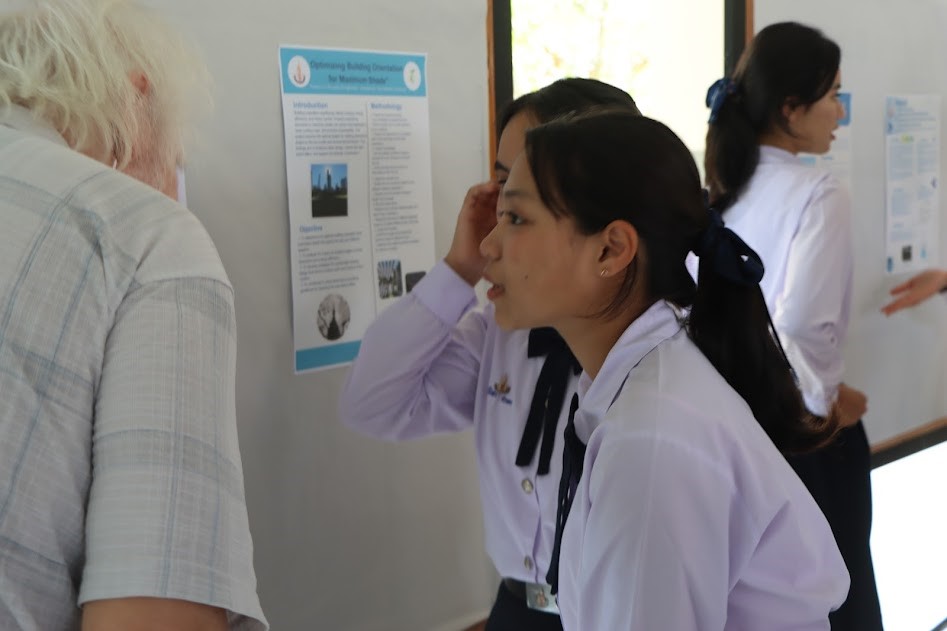 “การวิจัยรังสีคอสมิกสำหรับเยาวชน”